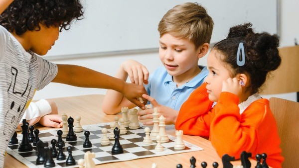 Objavljen Poziv za financiranje projekata u sklopu izvannastavnih aktivnosti osnovnih i srednjih škola te učeničkih domova u školskoj godini 2026./2027.